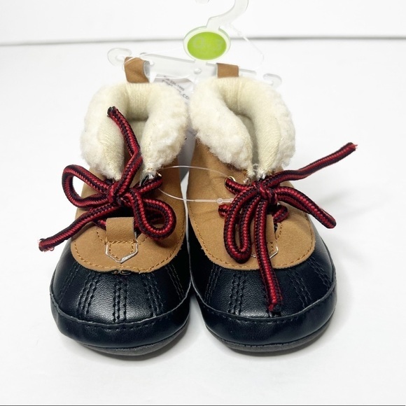 NEW with tags Carters baby snow boots - Picture 1 of 4